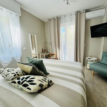Apartment Casa Rosetta - Relax In Centro, Parcheggio Privato, Mare A 2 Passi Bordighera