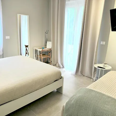 Casa Rosetta - Relax In Centro - Parcheggio Privato, Mare A 2 Passi Bordighera